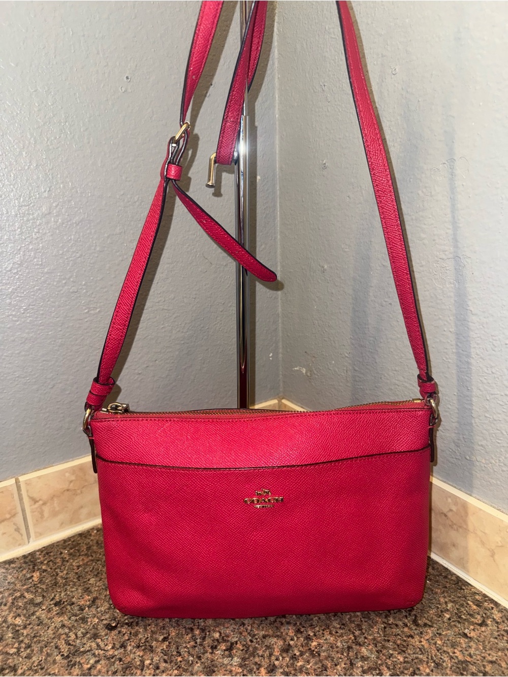 Coach Vibrant barbie Pink Pebbled Leather East West Crossbody Bag EUC